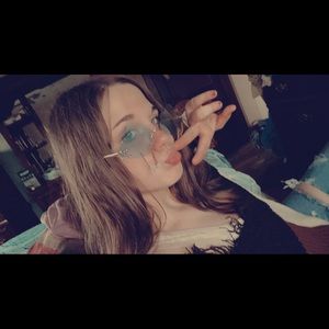 Meet your Posher, Harley